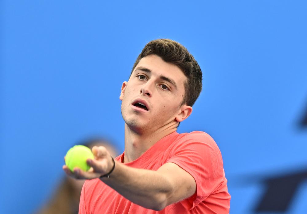 众多球迷兴 众多球迷兴